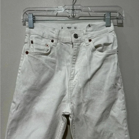 🍁 Mango women’s white jeans 1 - Picture 3 of 9